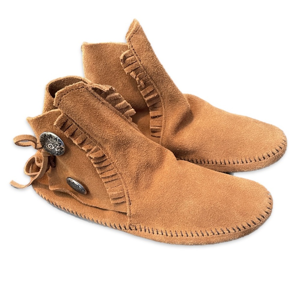 Minnetonka Men’s Two Button Softsole Boot